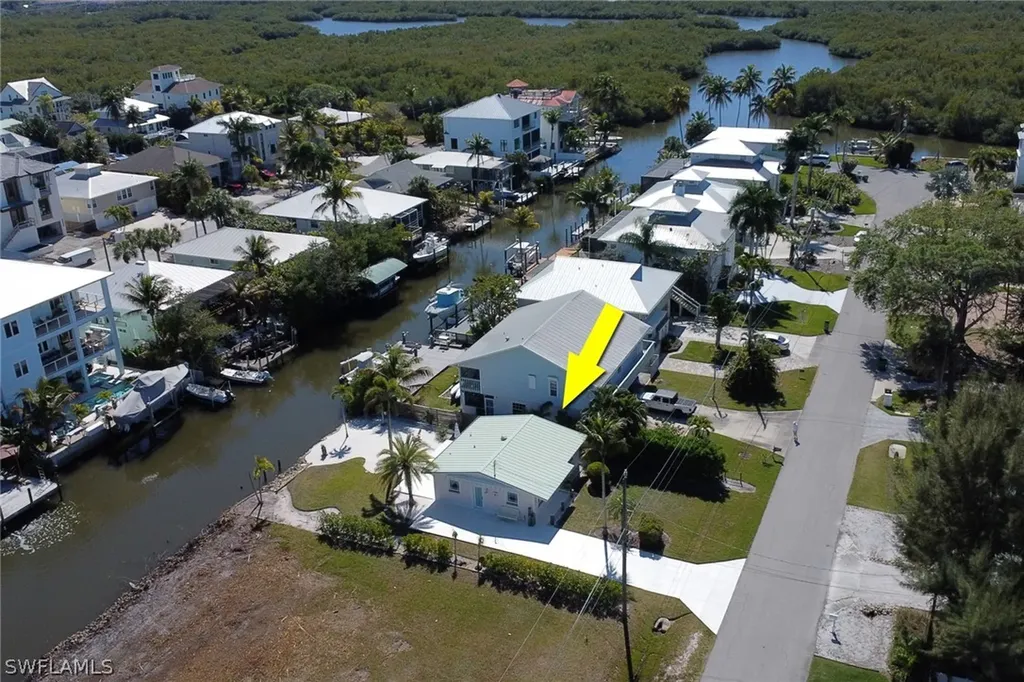 1290 Venetian Way Naples FL 34110