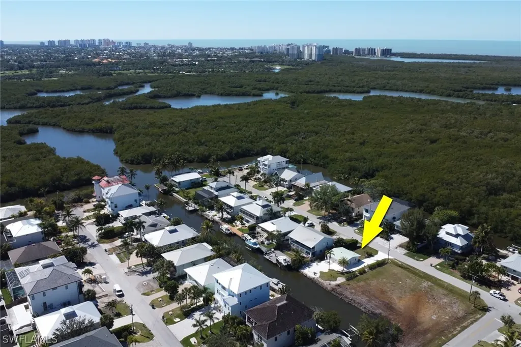 1290 Venetian Way Naples FL 34110