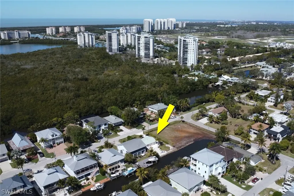 1290 Venetian Way Naples FL 34110
