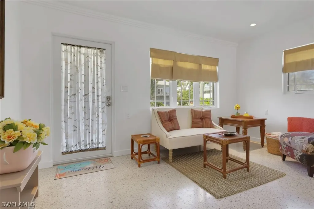 1290 Venetian Way Naples FL 34110