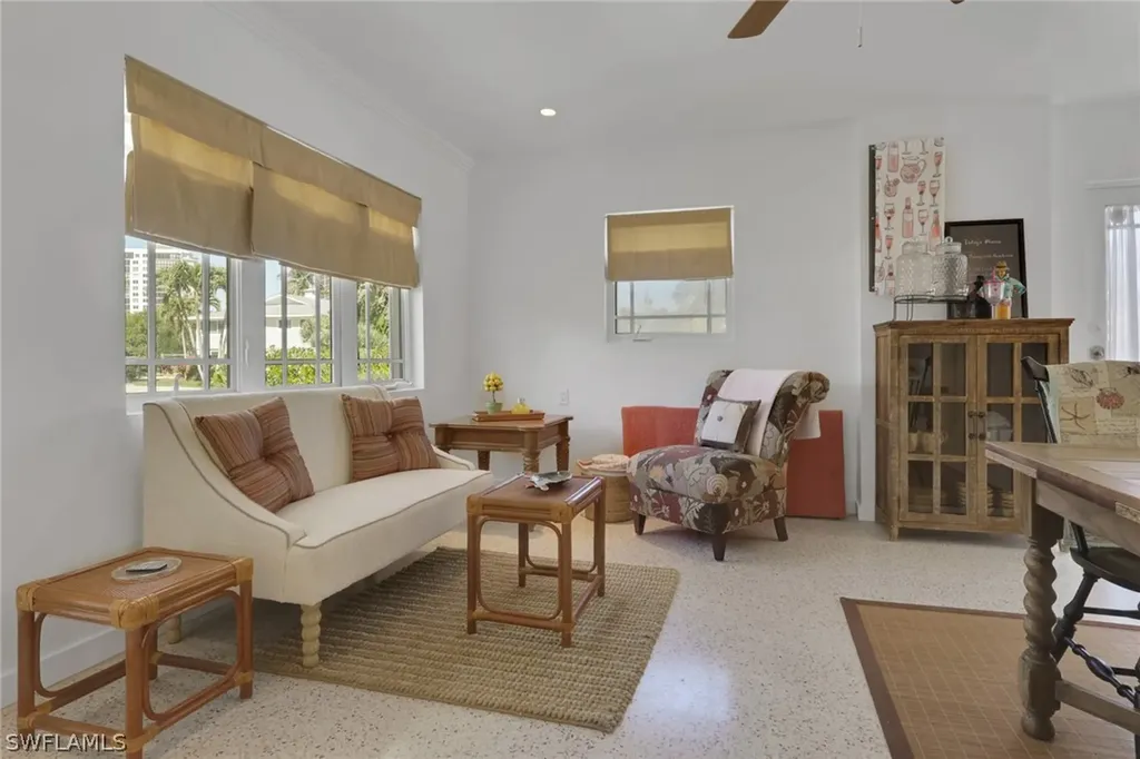 1290 Venetian Way Naples FL 34110