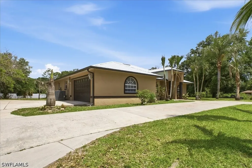 1420 Columbus Avenue Lehigh Acres FL 33972