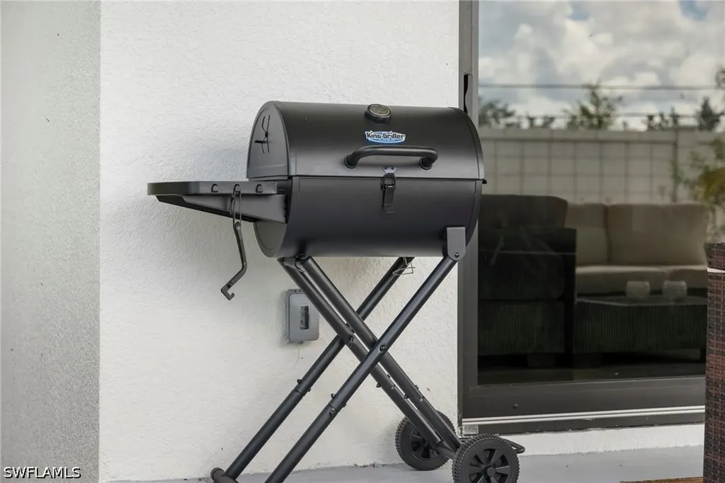 3032 Woodside Avenue Naples FL 34112