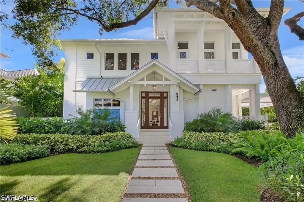 685 2nd Street S Naples FL 34102