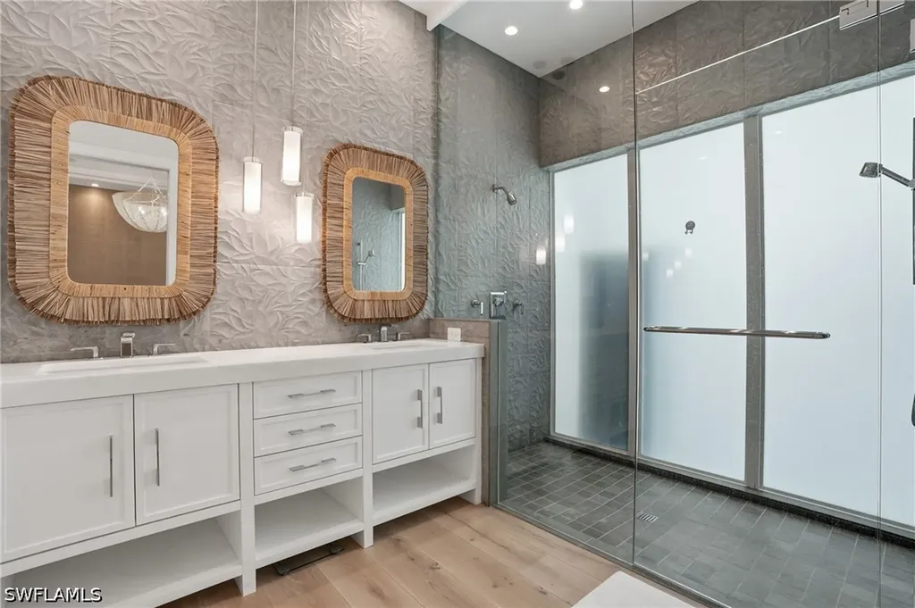 685 2nd Street S Naples FL 34102