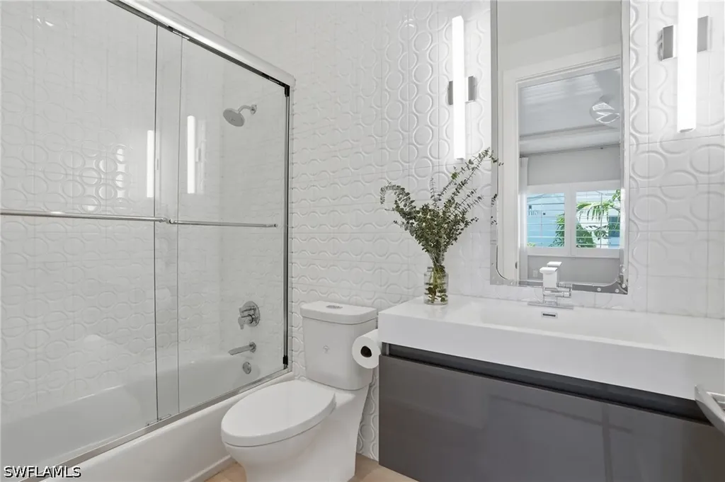 685 2nd Street S Naples FL 34102