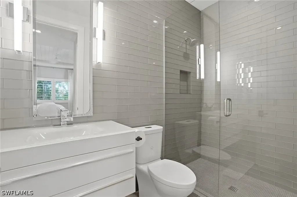 685 2nd Street S Naples FL 34102