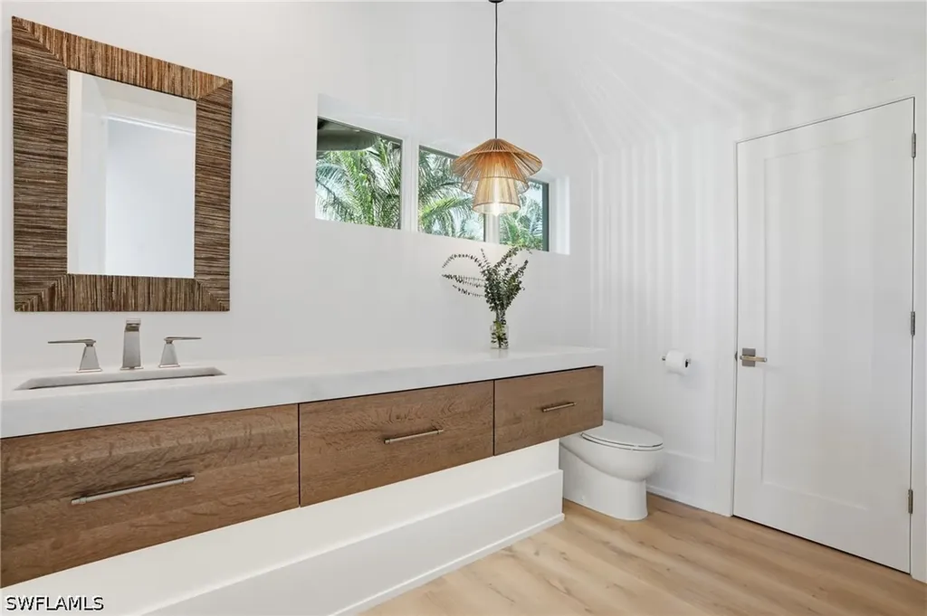 685 2nd Street S Naples FL 34102