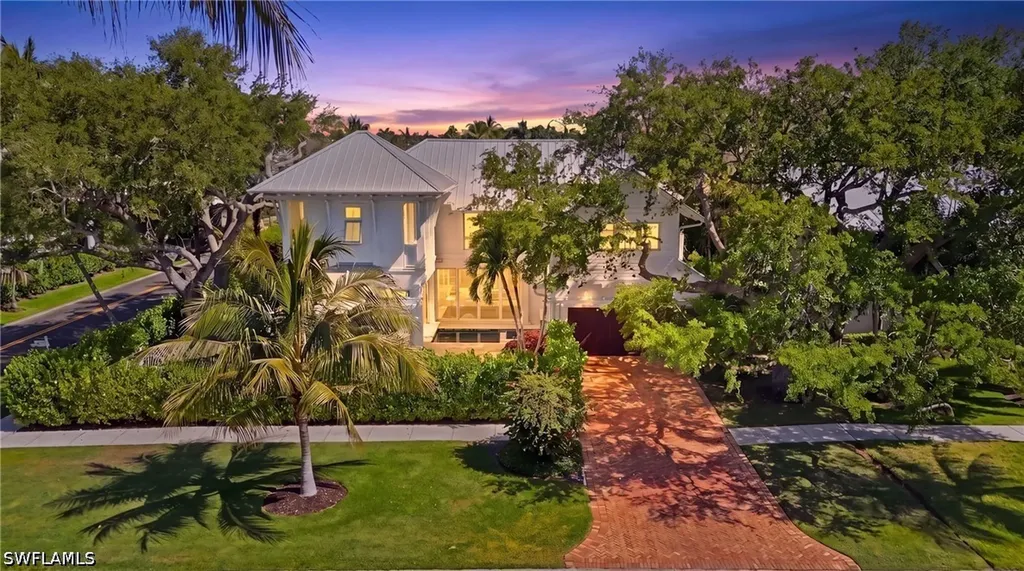 685 2nd Street S Naples FL 34102