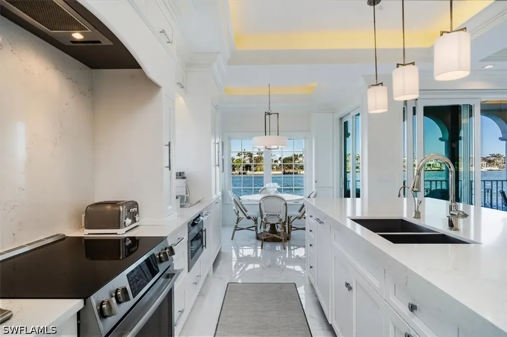 4000 Gulf Shore Boulevard N Naples FL 34103