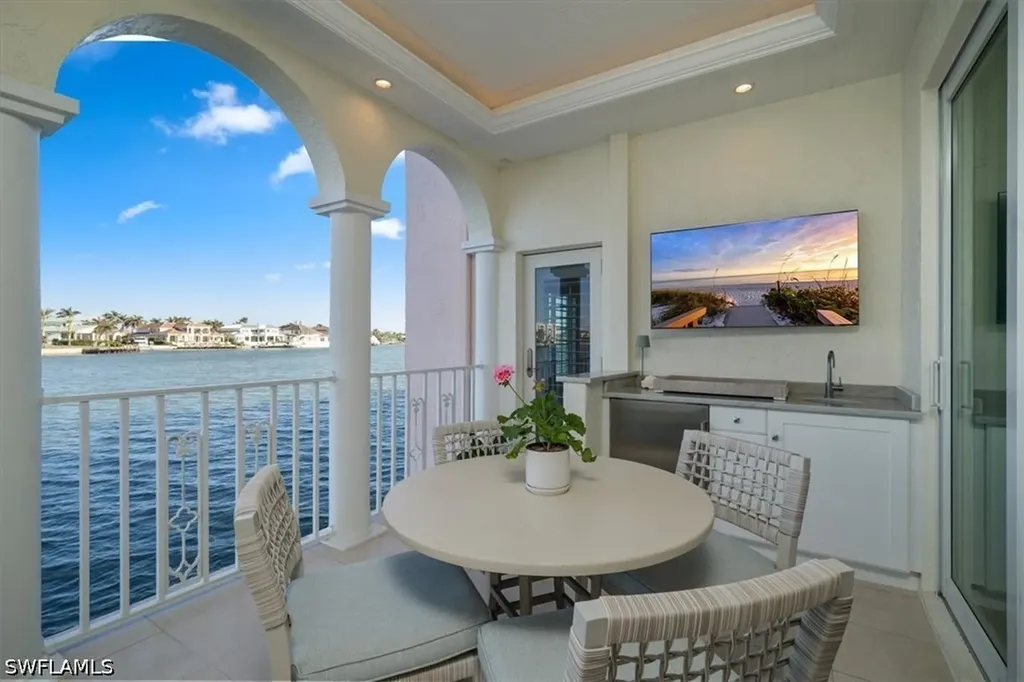 4000 Gulf Shore Boulevard N Naples FL 34103