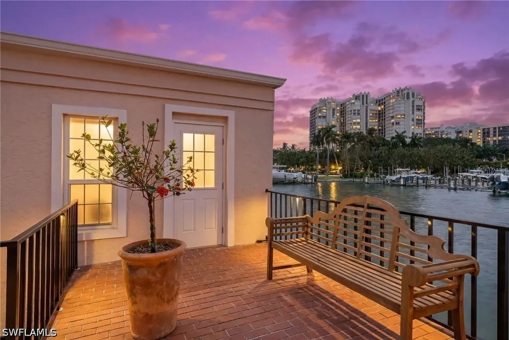 4000 Gulf Shore Boulevard N Naples FL 34103