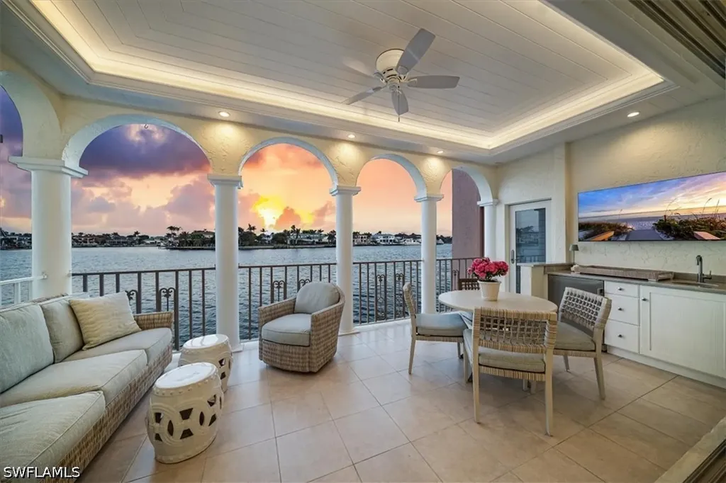 4000 Gulf Shore Boulevard N Naples FL 34103