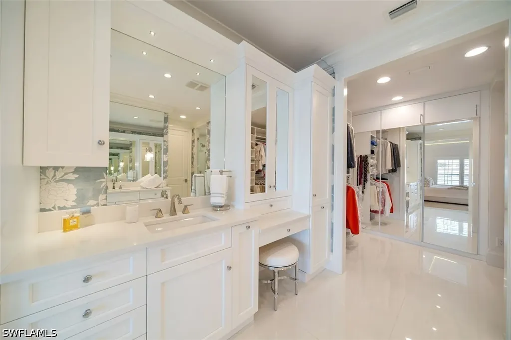 4000 Gulf Shore Boulevard N Naples FL 34103