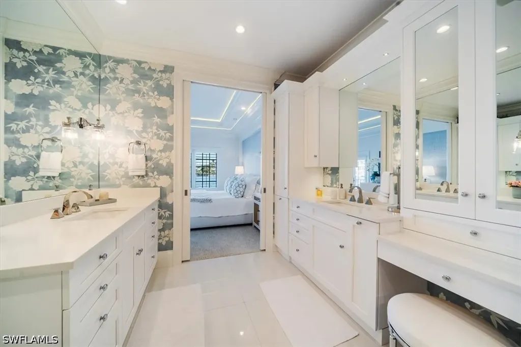 4000 Gulf Shore Boulevard N Naples FL 34103