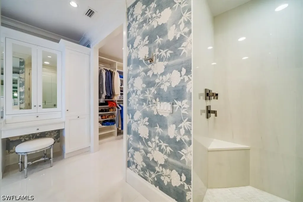 4000 Gulf Shore Boulevard N Naples FL 34103