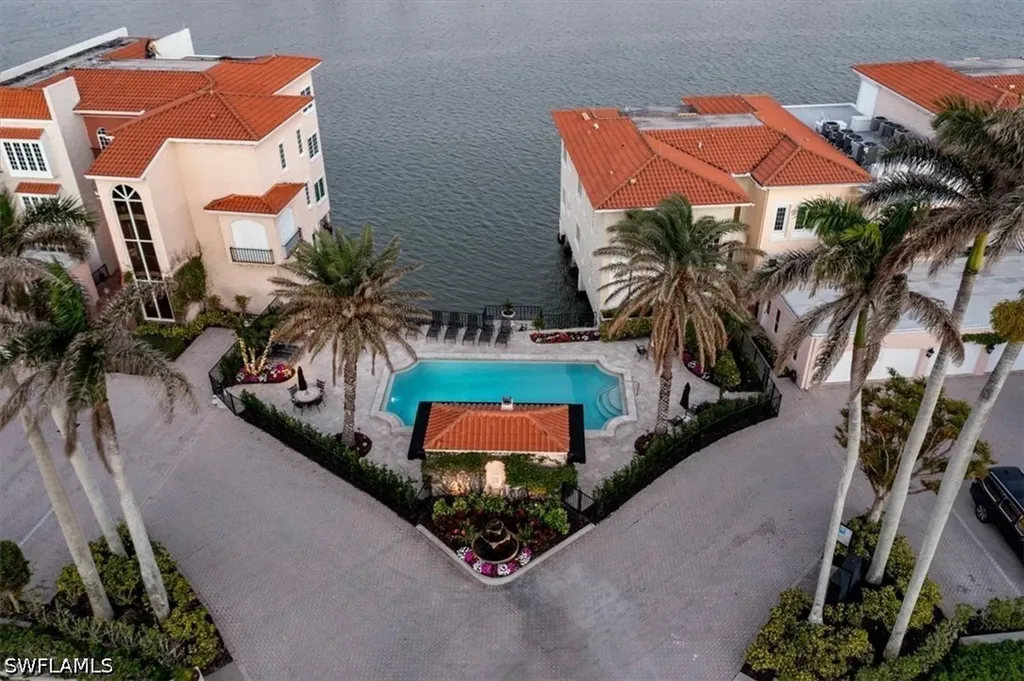 4000 Gulf Shore Boulevard N Naples FL 34103
