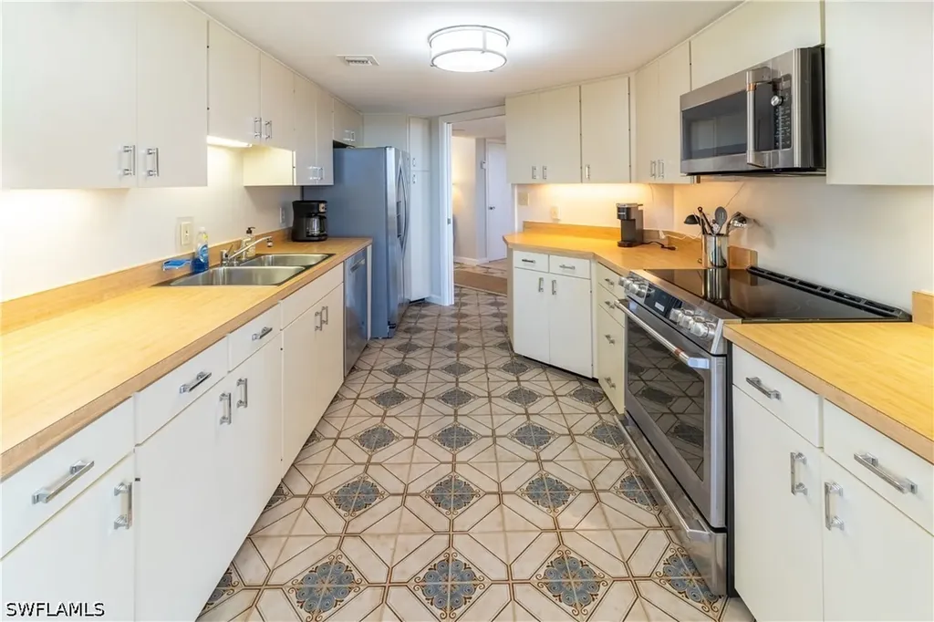 4901 Gulf Shore Boulevard N Naples FL 34103