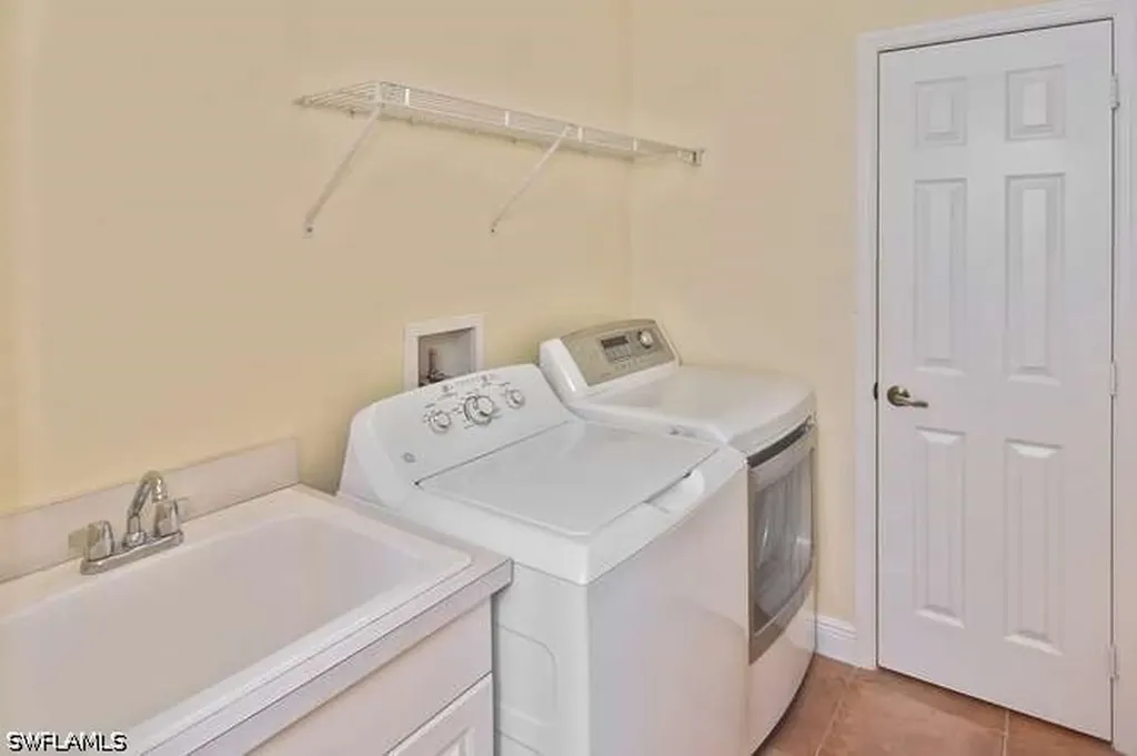 18921 Bay Woods Lake Drive Fort Myers FL 33908
