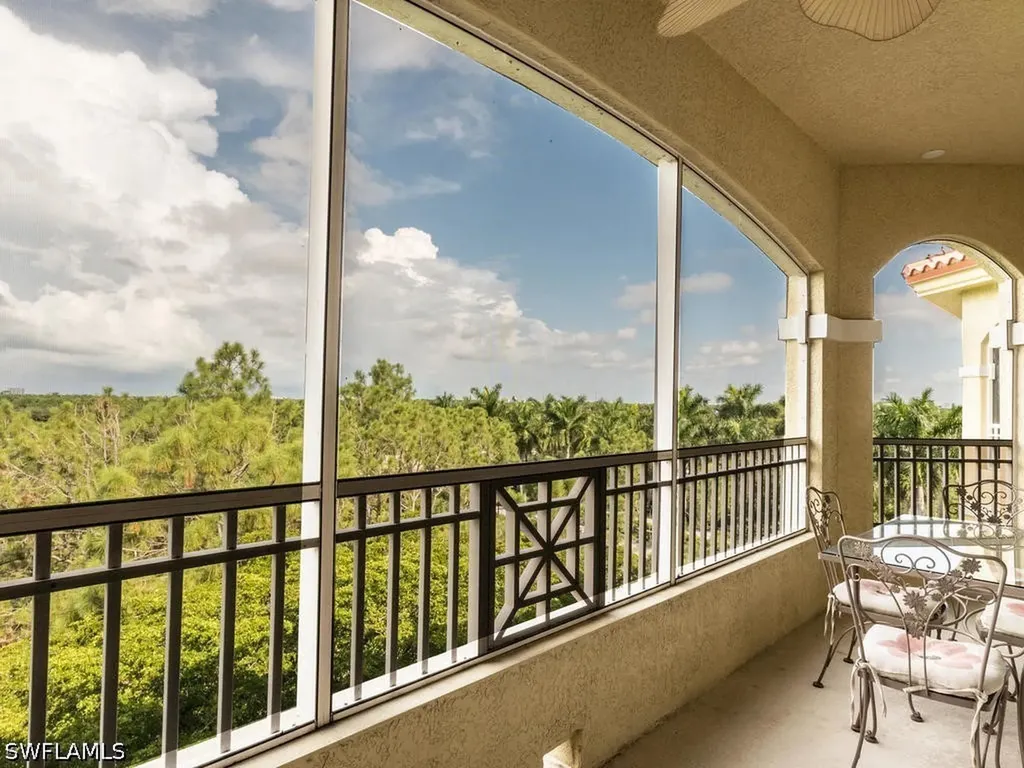 2728 Tiburon Boulevard E Naples FL 34109