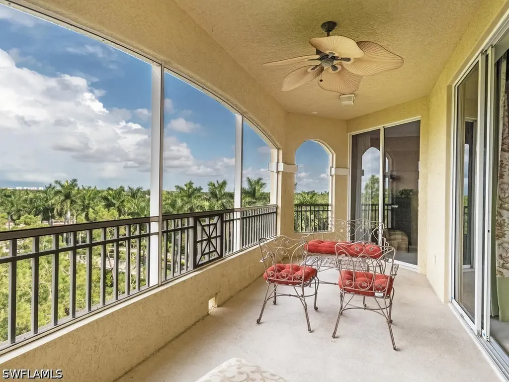 2728 Tiburon Boulevard E Naples FL 34109