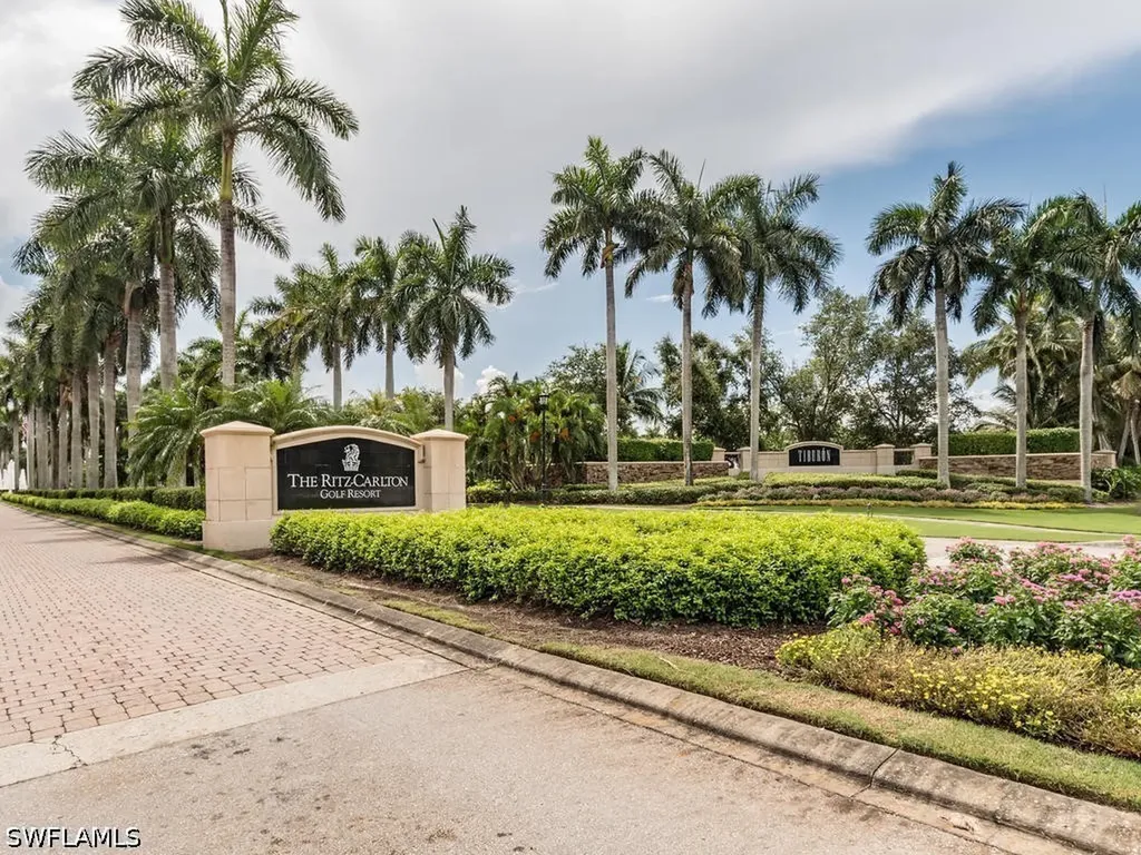 2728 Tiburon Boulevard E Naples FL 34109