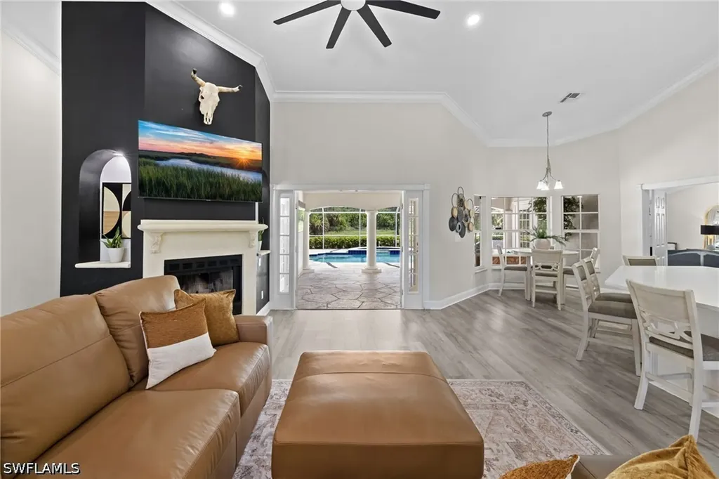 Naples FL, 2481 22ND Avenue NE