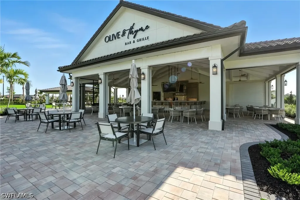 1879 Sierra Court Naples FL 34120