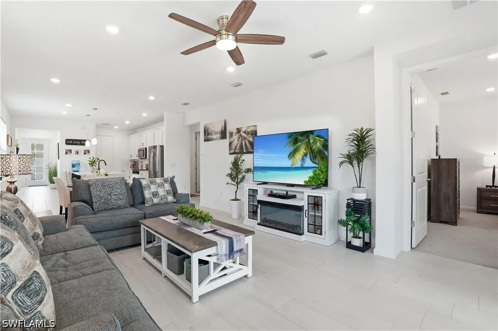 1879 Sierra Court Naples FL 34120
