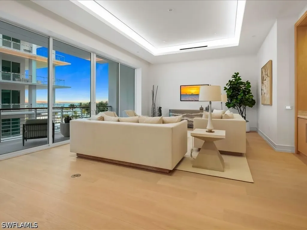 Naples FL, 901 Gulf Shore Boulevard N, Unit C-304