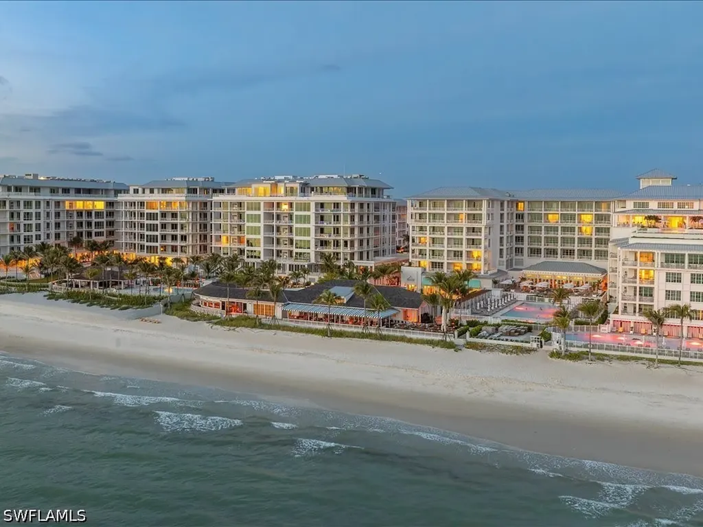 Naples FL, 901 Gulf Shore Boulevard N, Unit C-304