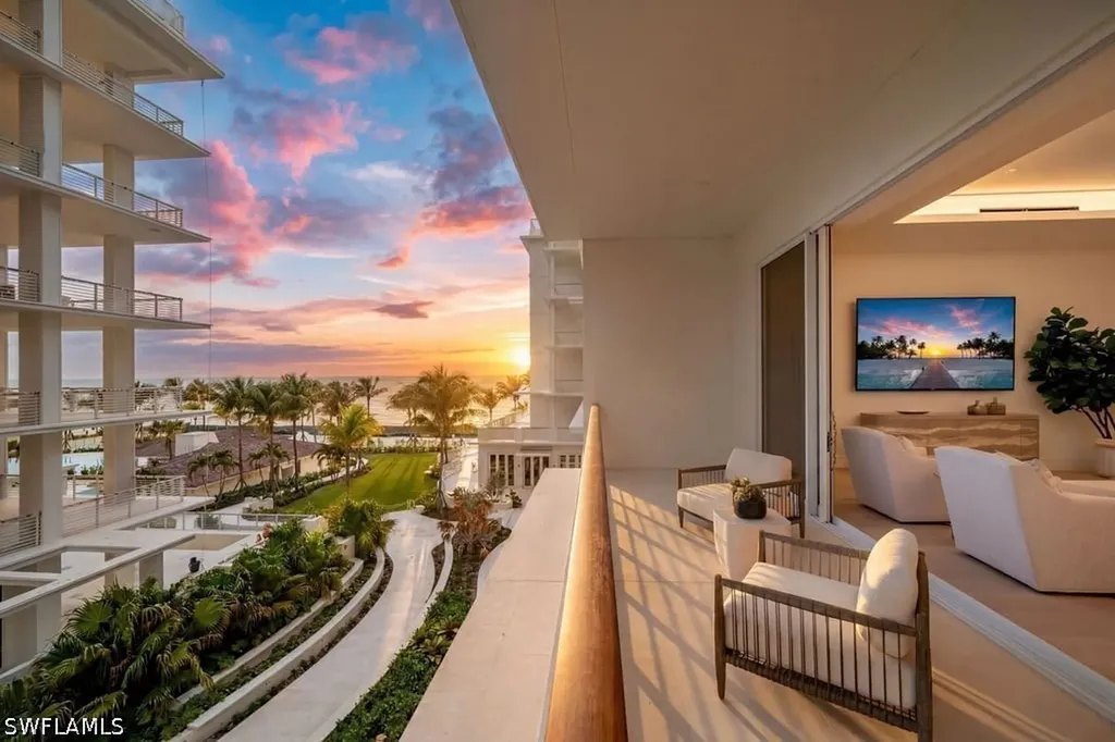 901 Gulf Shore Boulevard N Naples FL 34102