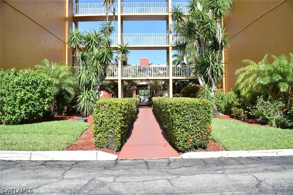 2366 E Mall Drive Fort Myers FL 33901