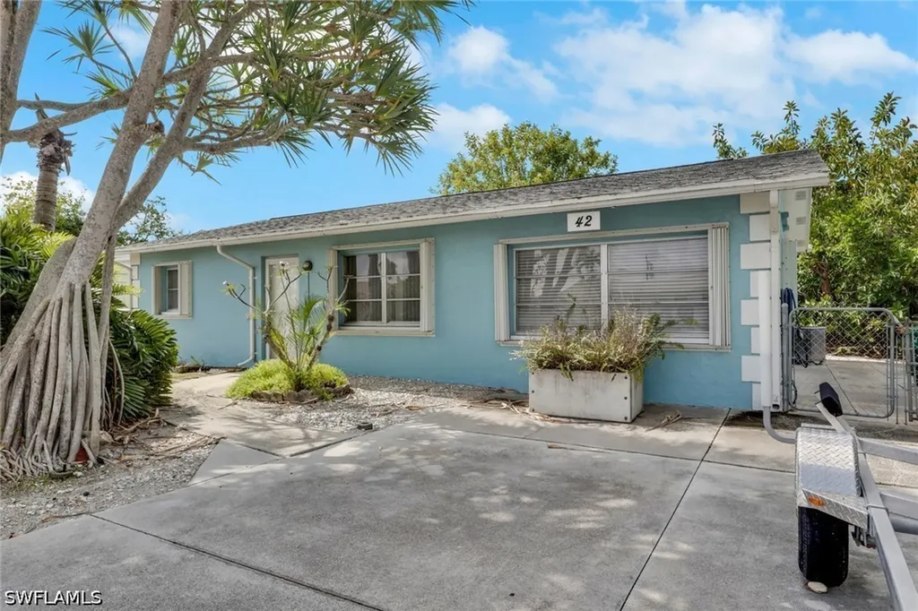42 4th Street Bonita Springs FL 34134