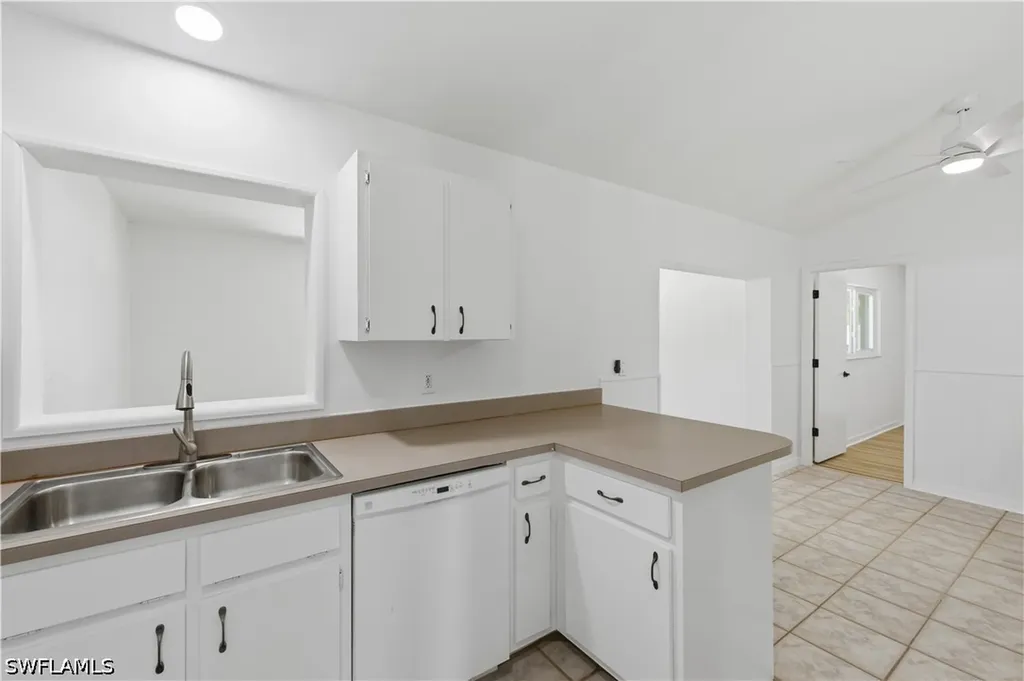 1414 SW 2nd Avenue Cape Coral FL 33991