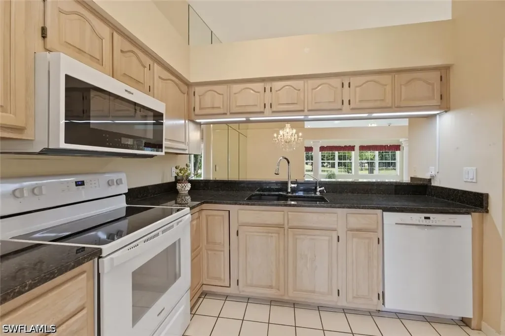 204 Estelle Court Naples FL 34112