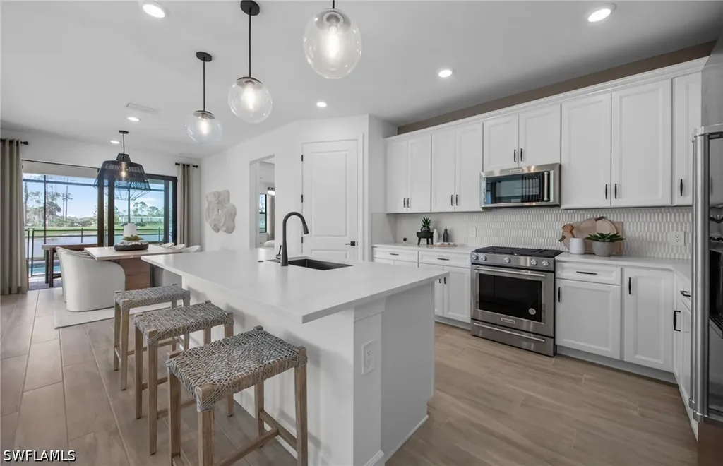 2104 Freemont Way Naples FL 34120