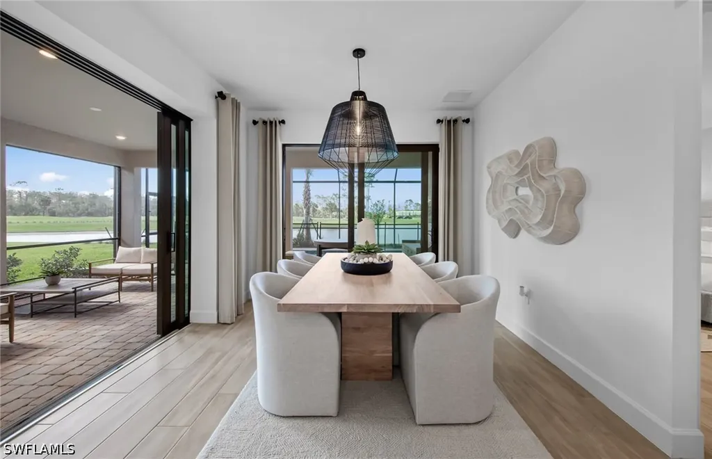 2104 Freemont Way Naples FL 34120