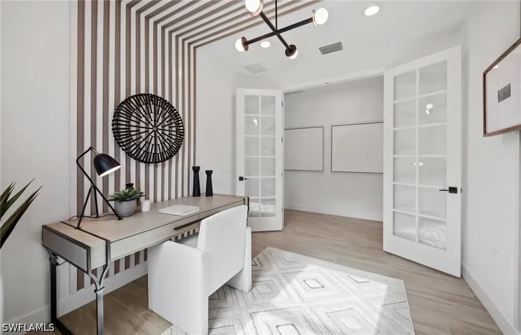2104 Freemont Way Naples FL 34120