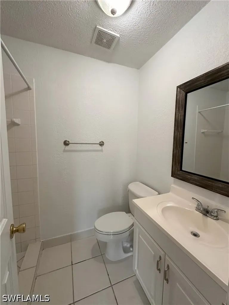 4629 Bayshore Drive Naples FL 34112
