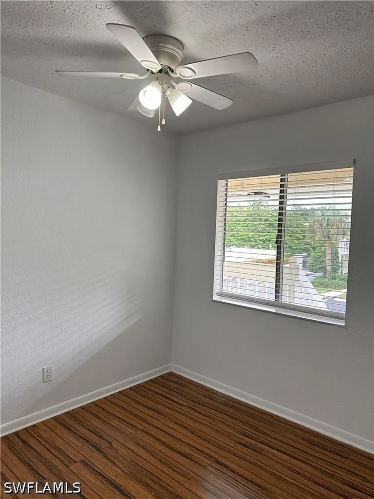 4629 Bayshore Drive Naples FL 34112