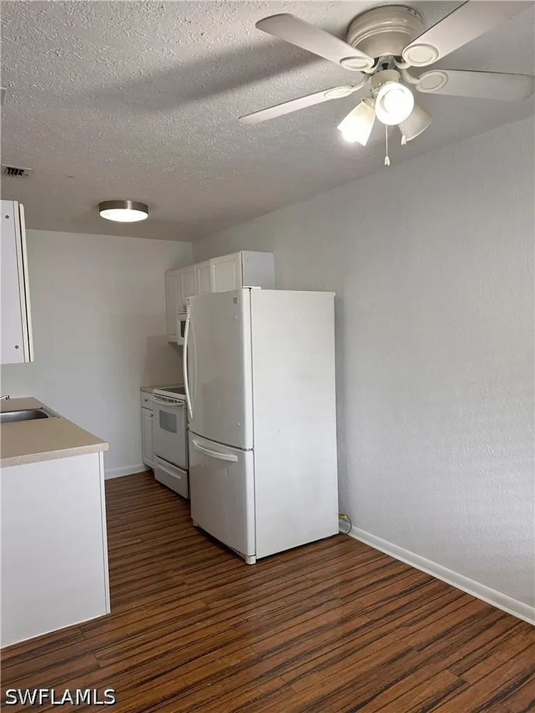 4629 Bayshore Drive Naples FL 34112