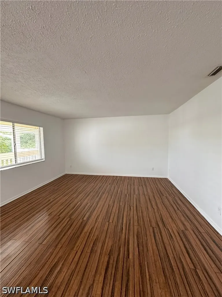 4629 Bayshore Drive Naples FL 34112