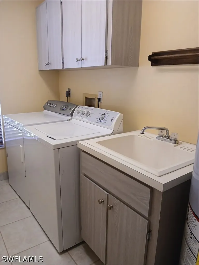 1002 SE 5th Street Cape Coral FL 33990