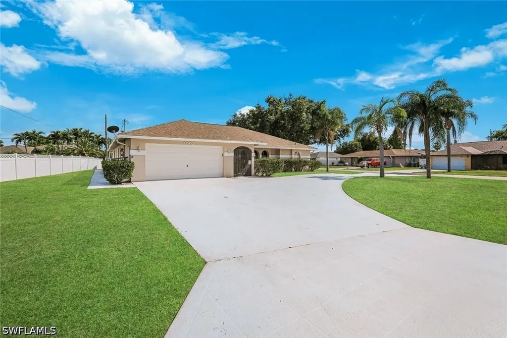 1002 SE 5th Street Cape Coral FL 33990