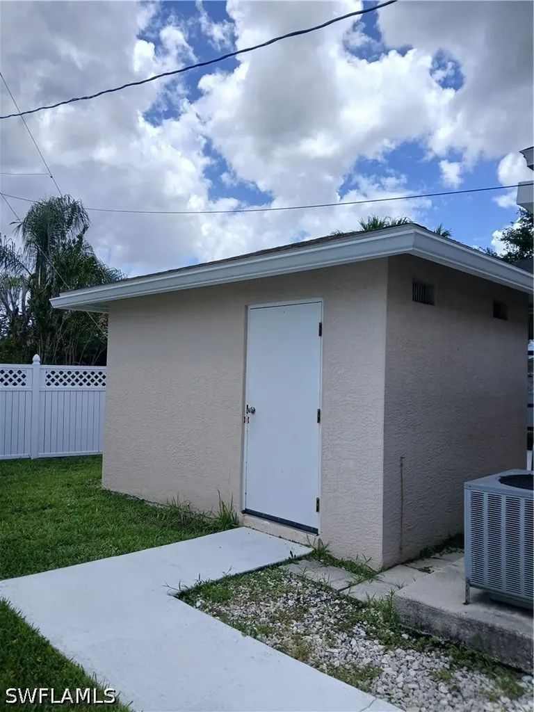 1002 SE 5th Street Cape Coral FL 33990