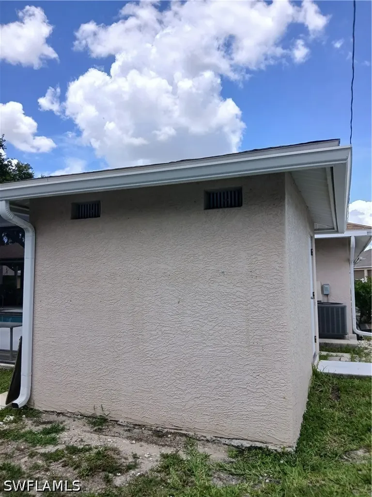1002 SE 5th Street Cape Coral FL 33990