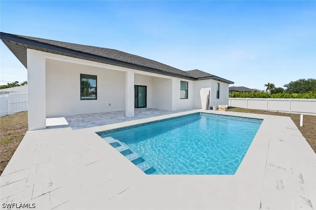 2511 NW 7th Street Cape Coral FL 33993