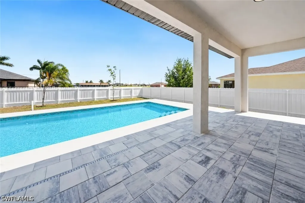 2511 NW 7th Street Cape Coral FL 33993