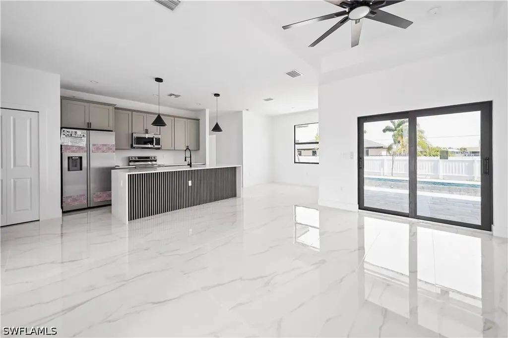 2511 NW 7th Street Cape Coral FL 33993
